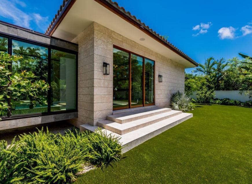 Classic Coral Stone Veneer