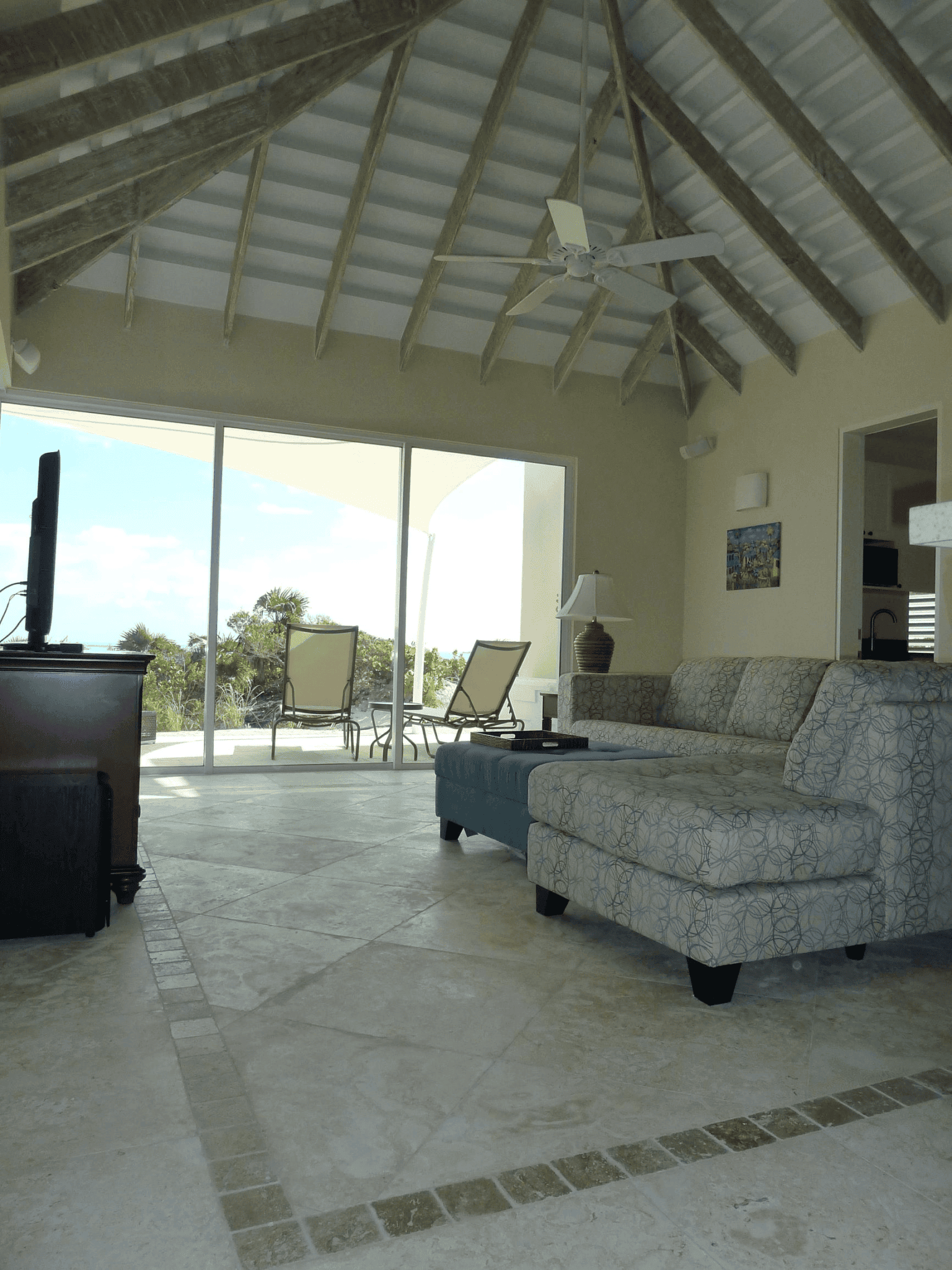 Interior coral stone application